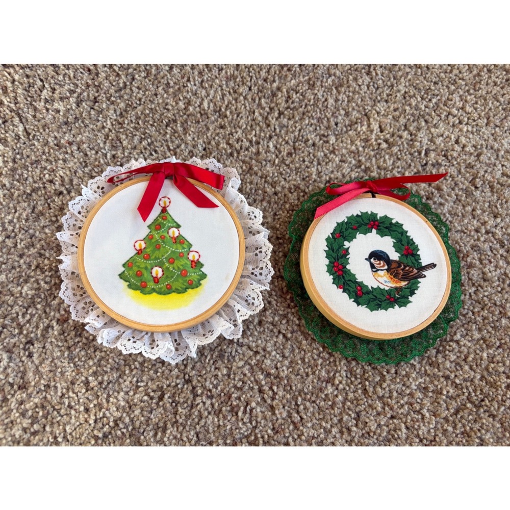 VTG cottagecore Christmas Embroidery Hoop Ornaments Tree Bird Wreath Lace Trim